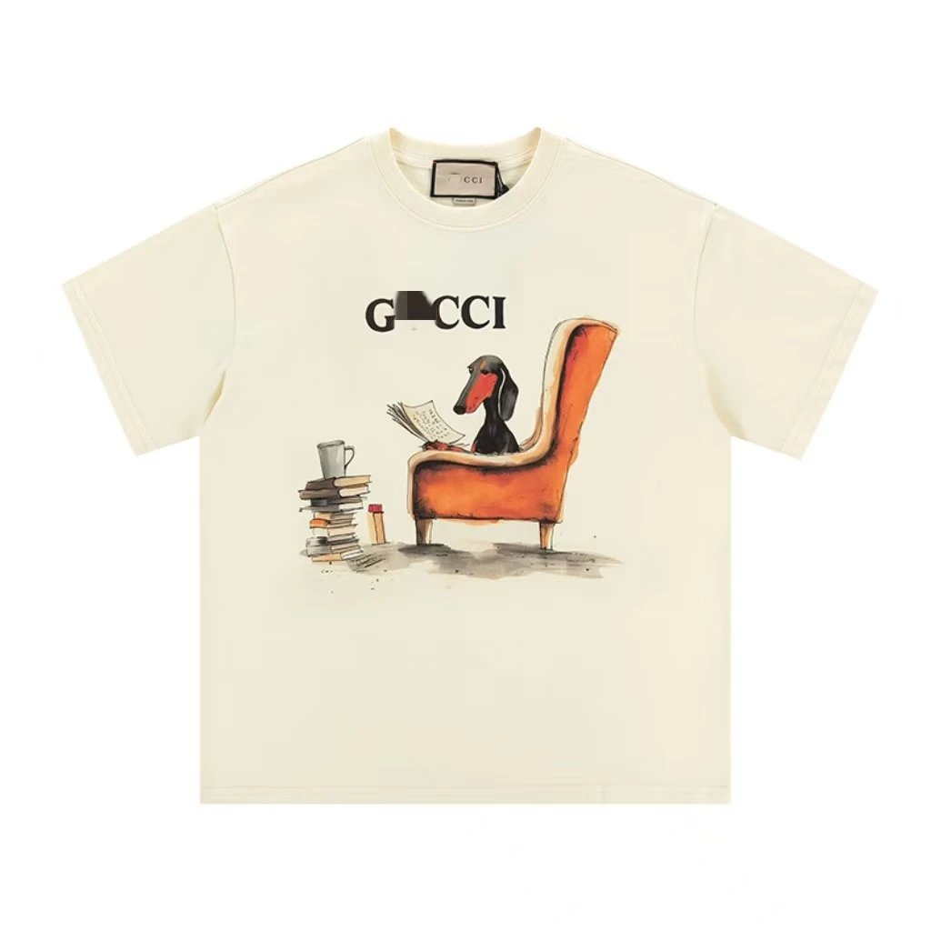 Gucci Vintage Style Off-white T-shirt with Dachshund Print