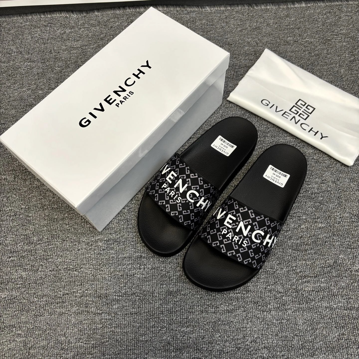 Givenchy 4G Monogram Street-style Black Slippers