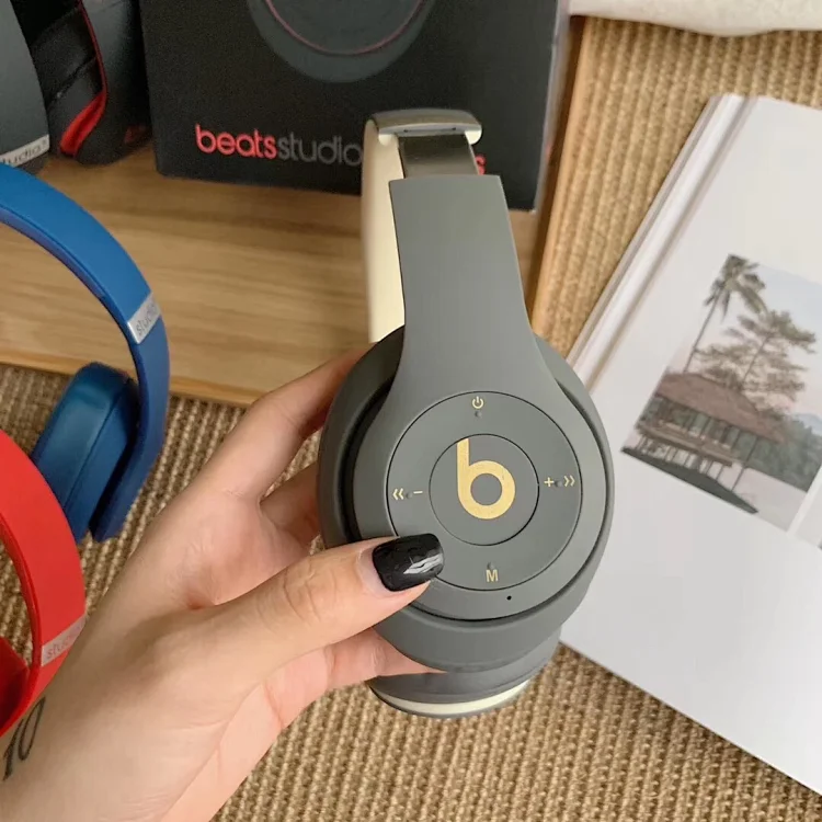 Beats Studio Wireless Headphones in Gray