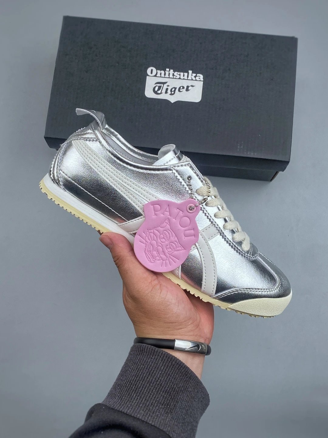 Onitsuka Tiger Metallic Silver Low-Top Sneakers Highlighting Slim Retro Sole