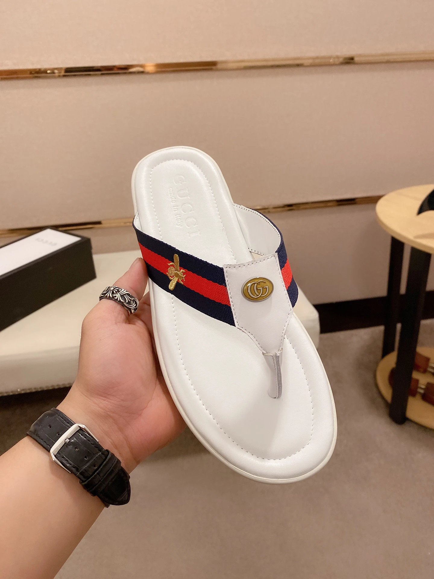 Gucci Double G Bee Vintage Style White Flip-flops