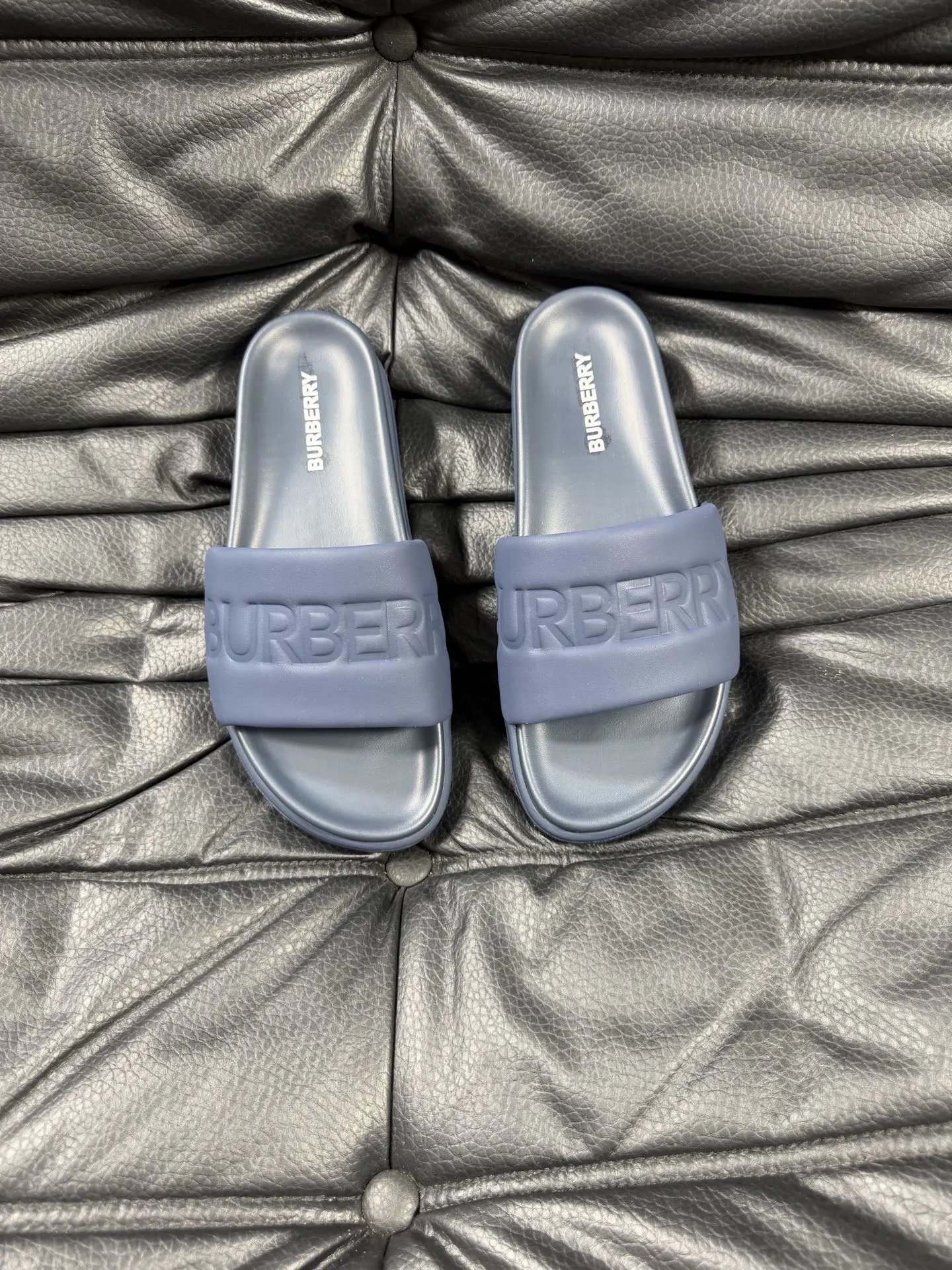 Burberry Embossed Minimalist Style Grey-blue Slides