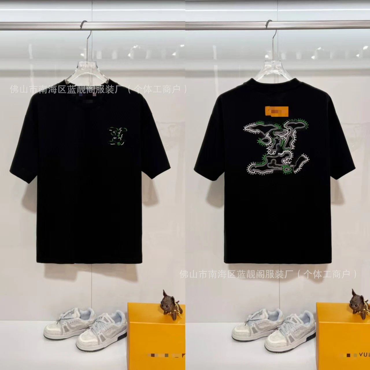 Louis Vuitton Trendy Style Embroidered Black T-Shirt