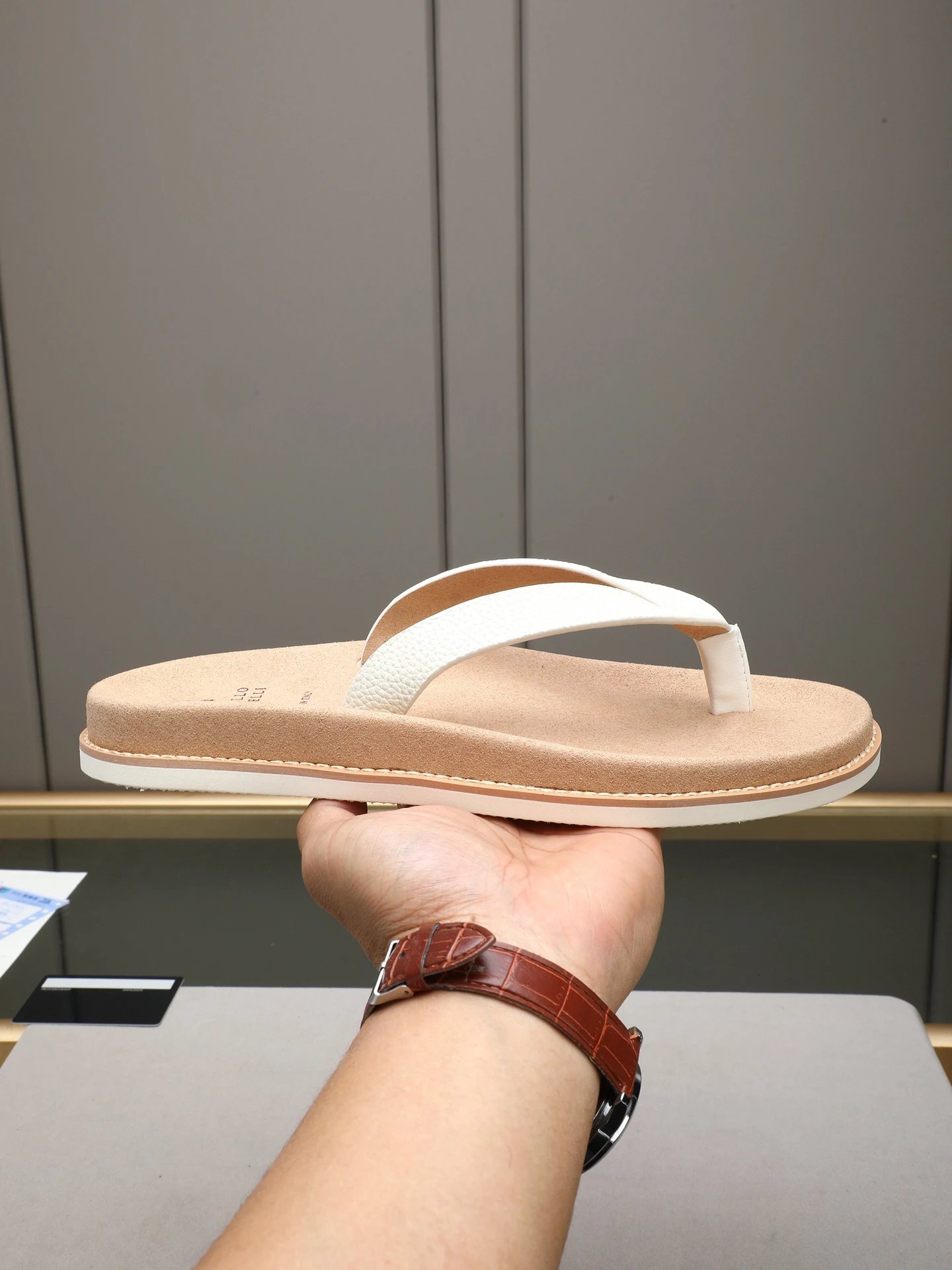 Brunello Cucinelli Casual Style Off-white Flip-flops