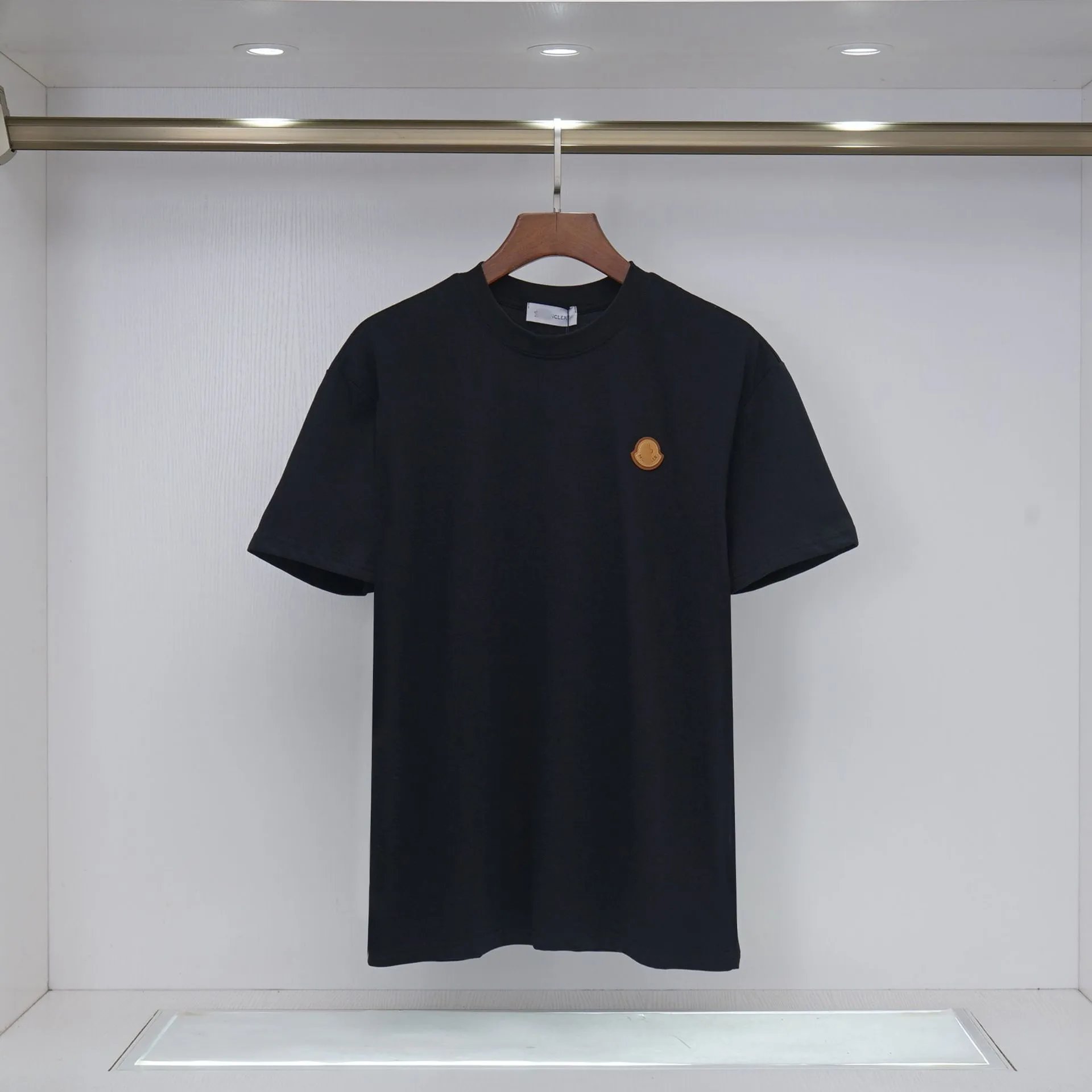 Moncler Classic Minimalist Style Black Short-sleeved T-shirt