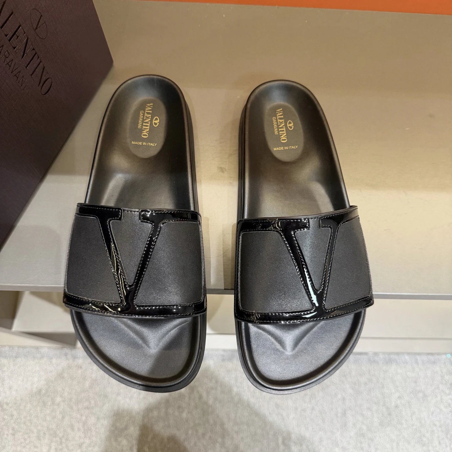 Valentino Big V Collection Light Luxury Style Black Slide Sandals