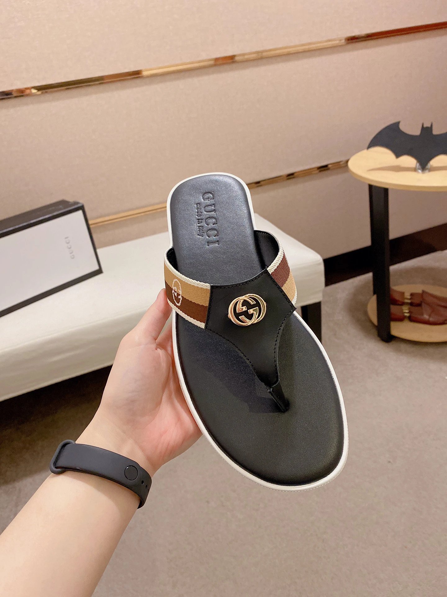 Gucci Double G Webbing Vintage Style Black Flip-Flops