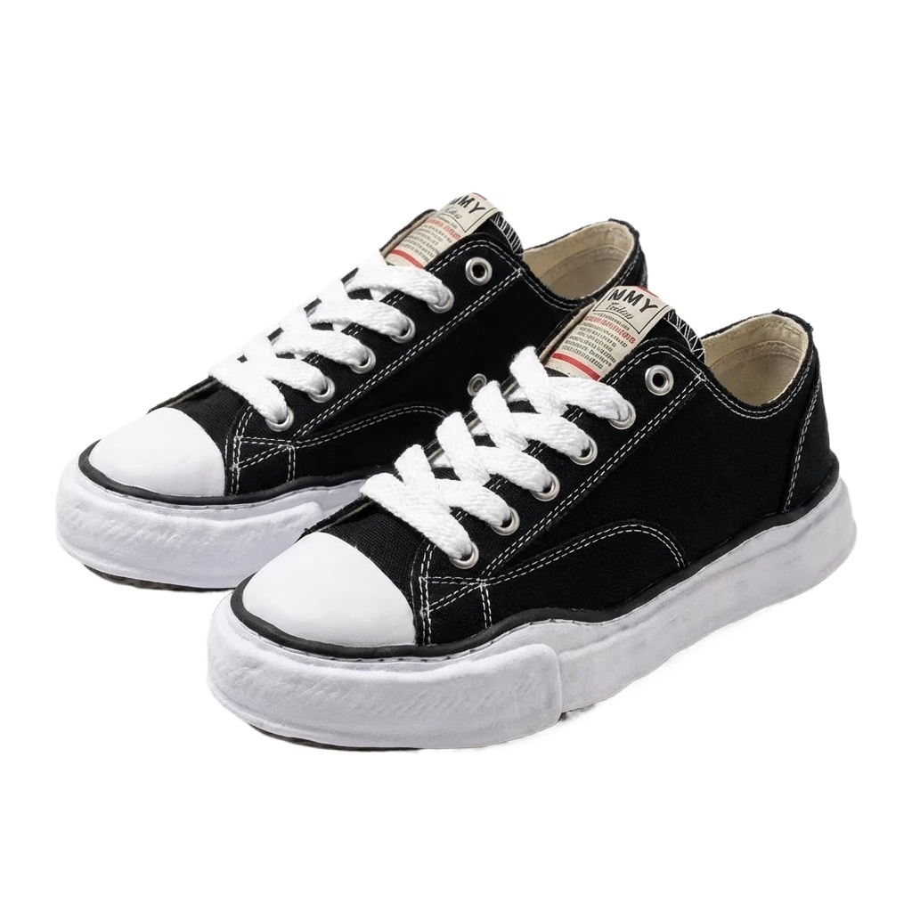 MMY Classic Simple Black and White Canvas Shoes