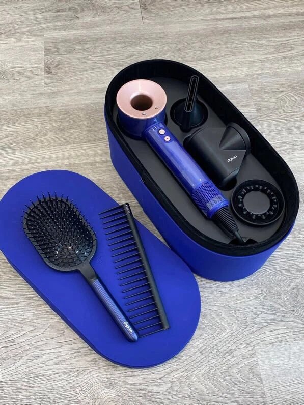 Dyson Hair Styler with Blue Airwrap-style Styler Set Detail
