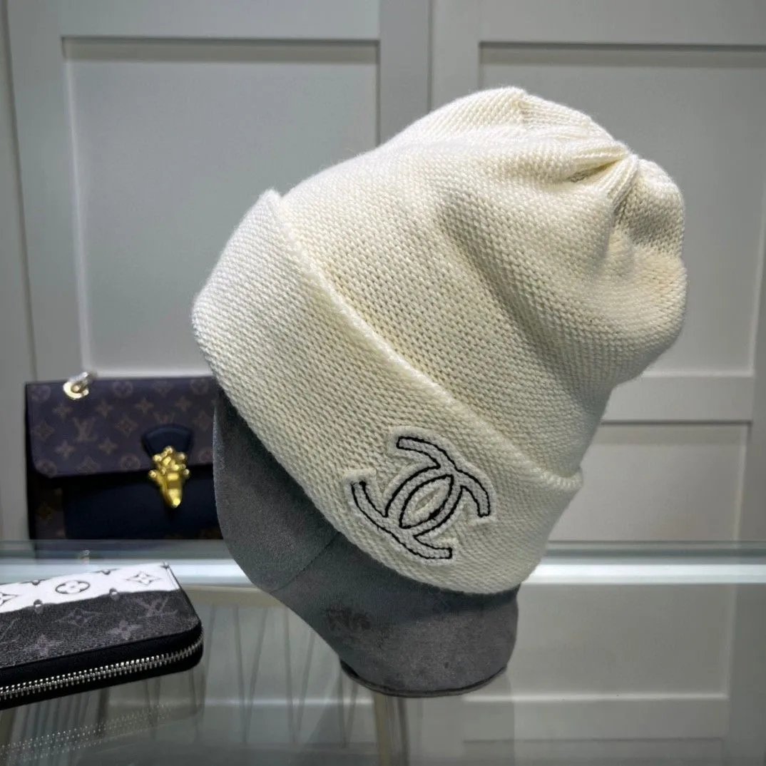 Ribbed Patch Chanel Knit Beanie for Casual Office