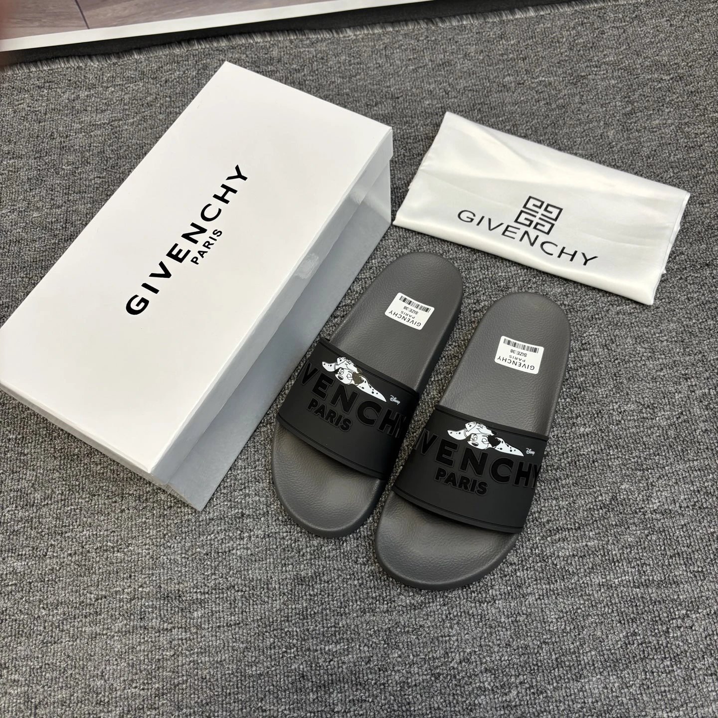 Givenchy x Dalmatian Co-branded Streetwear Style Grey Slides