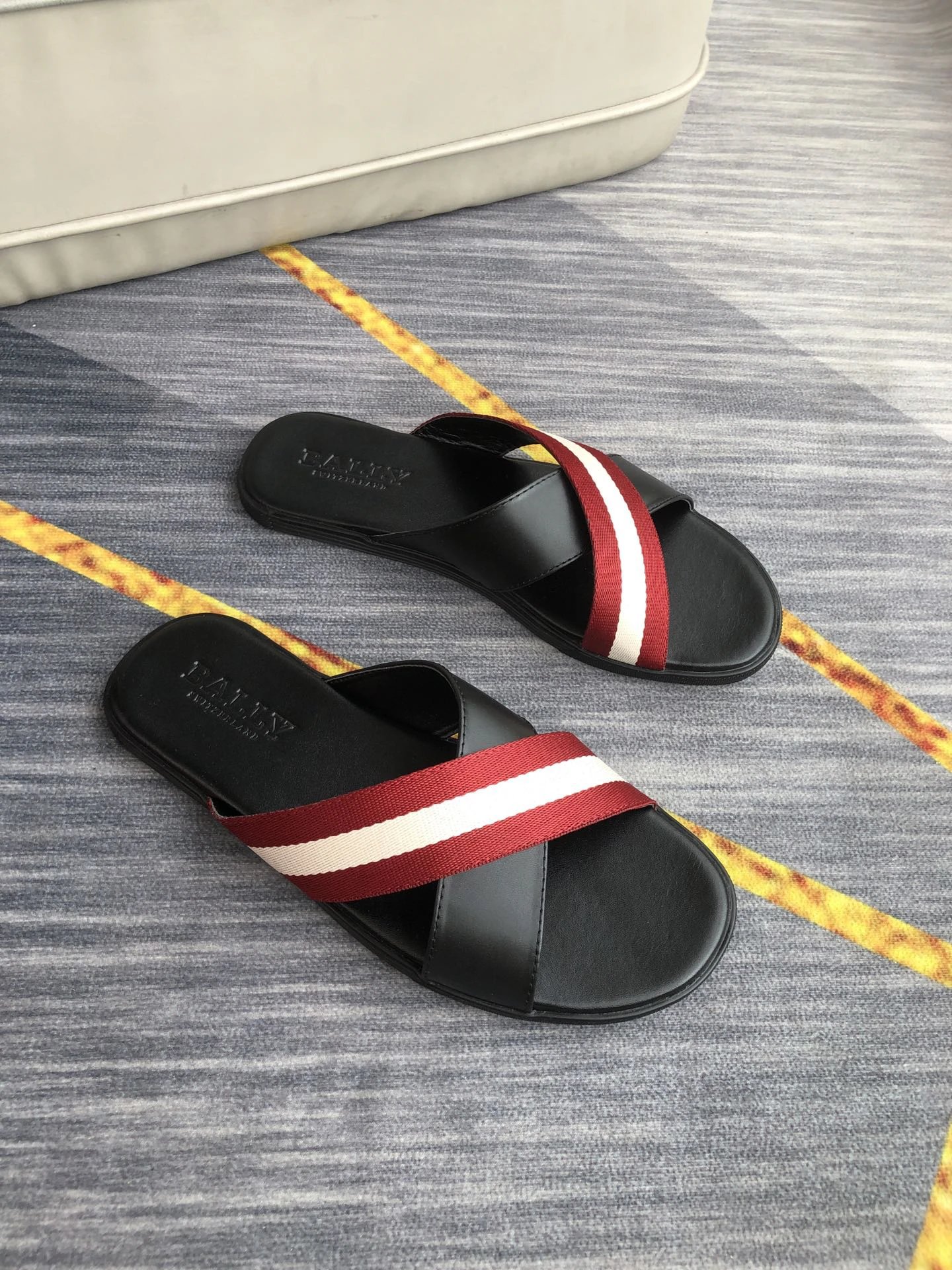 BALLY Classic Striped Casual Red and Black Slides