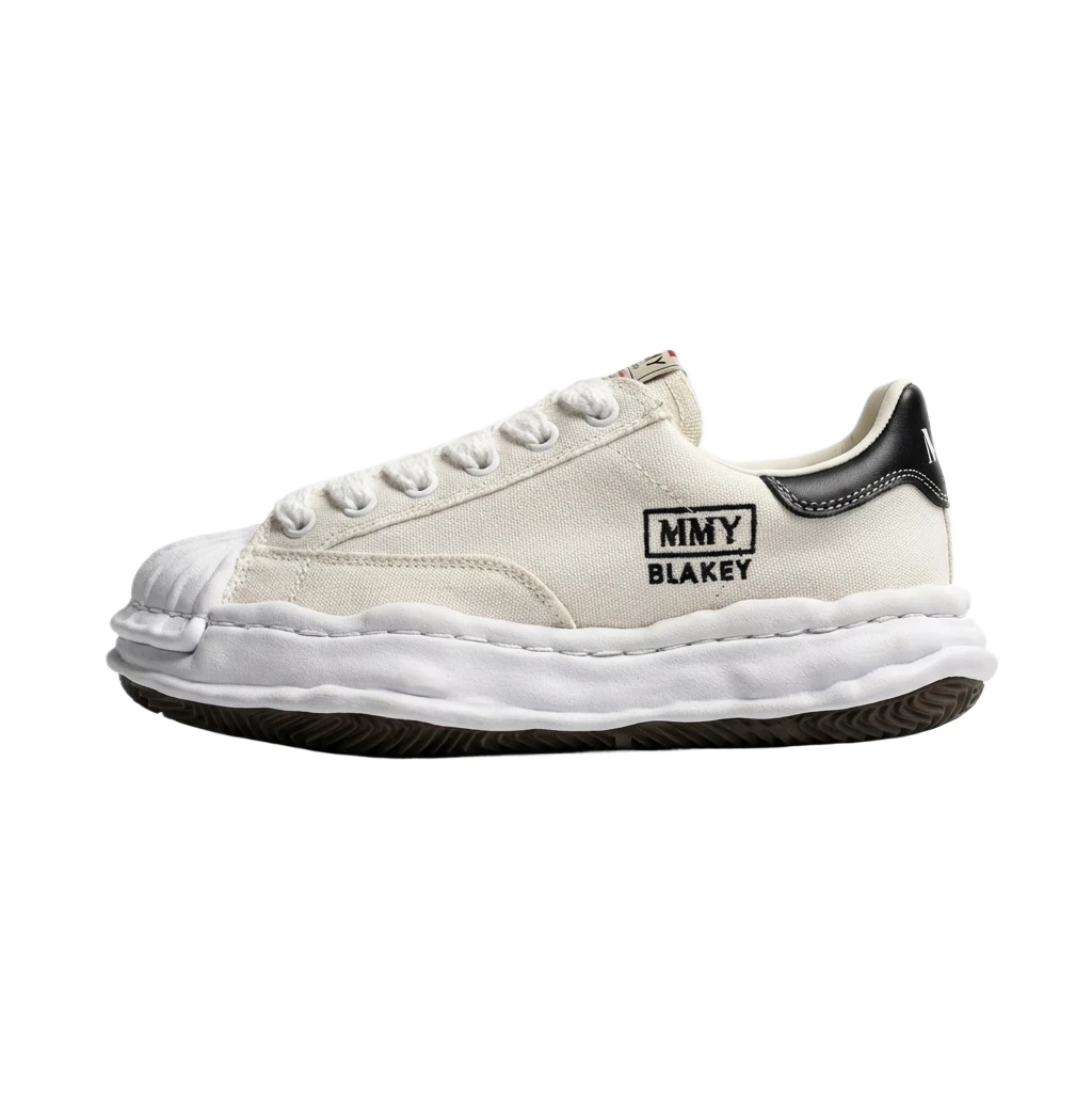 MMY Blakely minimalist style white shoes