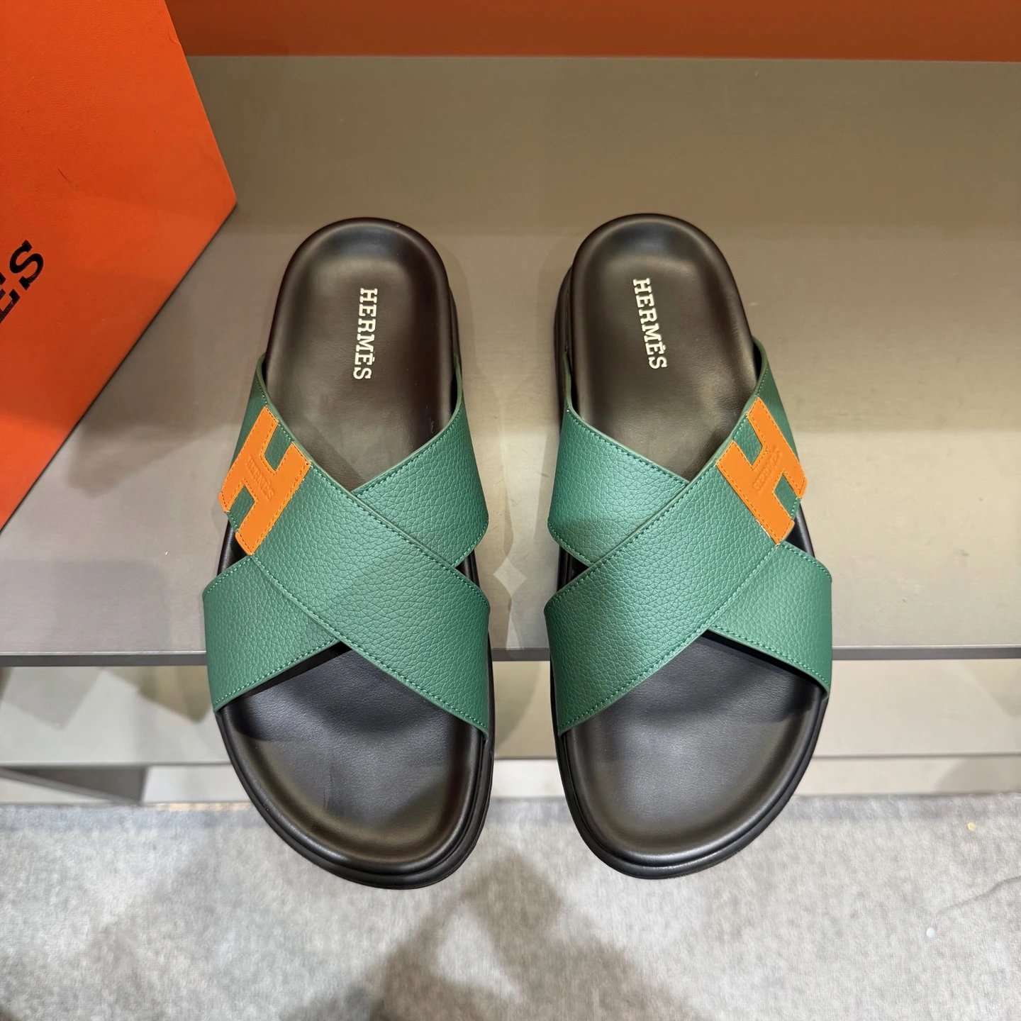 Hermès H Collection Light Luxury Style Green Slide Sandals