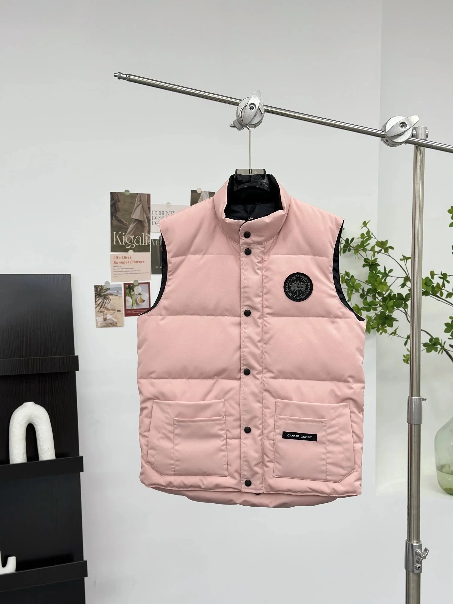 Canada Goose Casual Puffer vest Cream Button Vest for Streetwear Looks