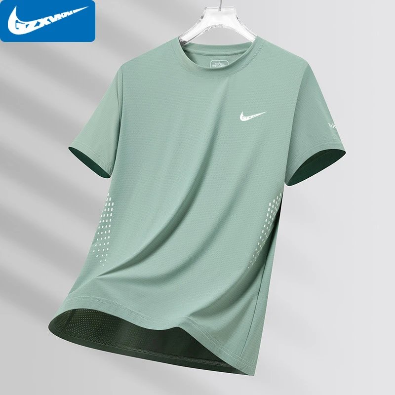 Nike Summer Athletic T-shirt Lightweight Short Sleeve with Bold Graphic