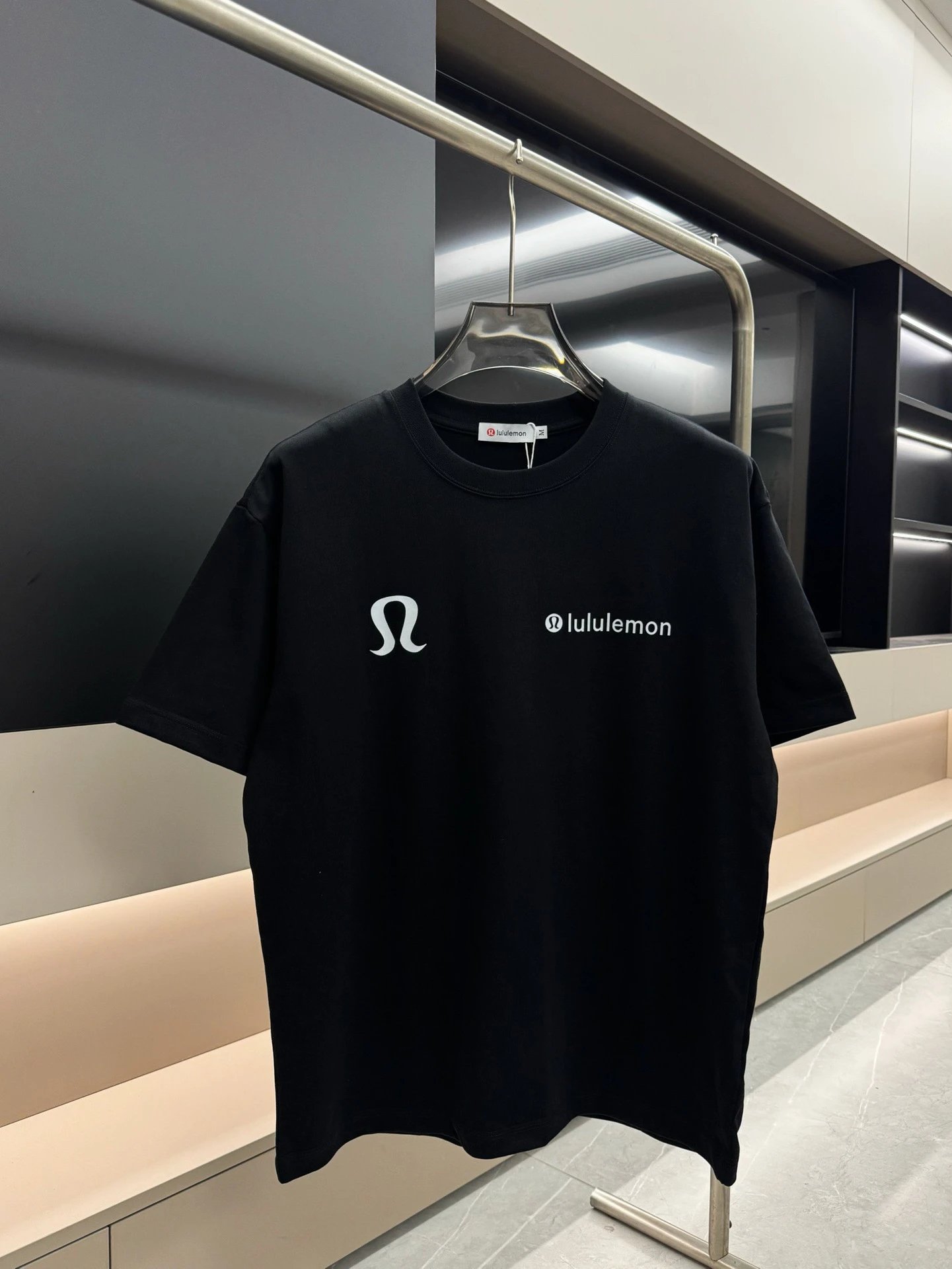 lululemon Classic Collection Sporty Black Short-sleeve T-shirt