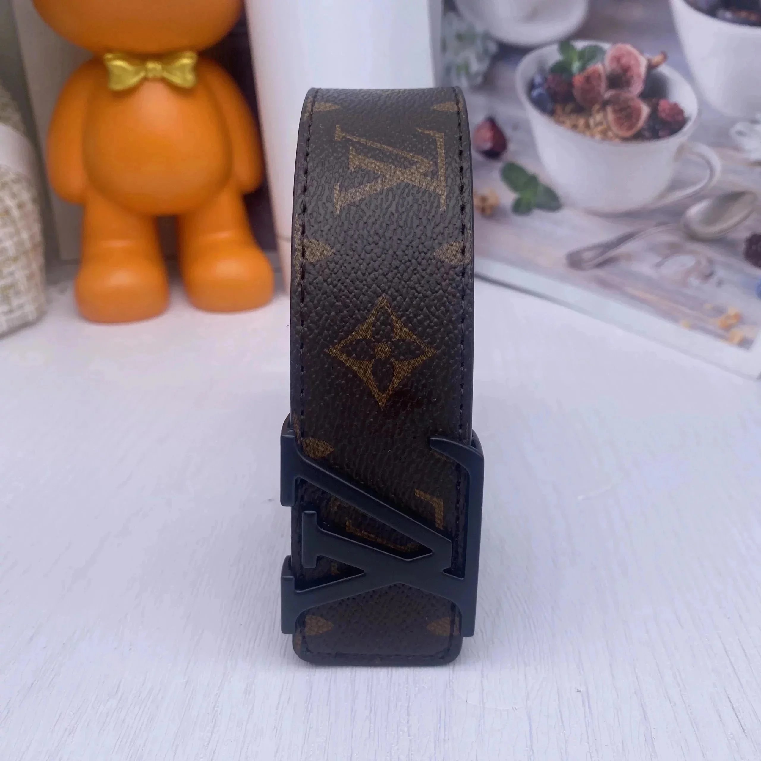 Louis Vuitton Clean Leather-Look Styling Monogram Belt Travel Styling