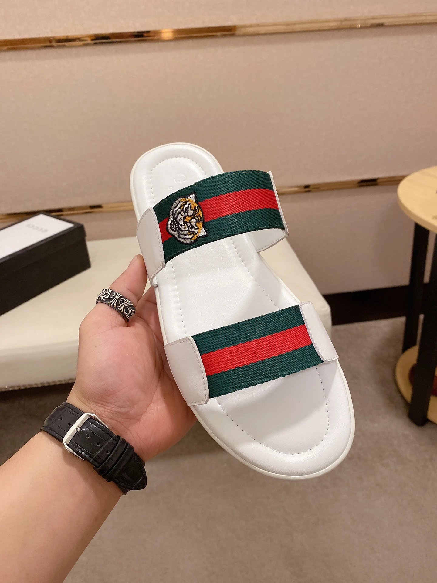 Gucci Embroidered Tiger Head Casual White Slides