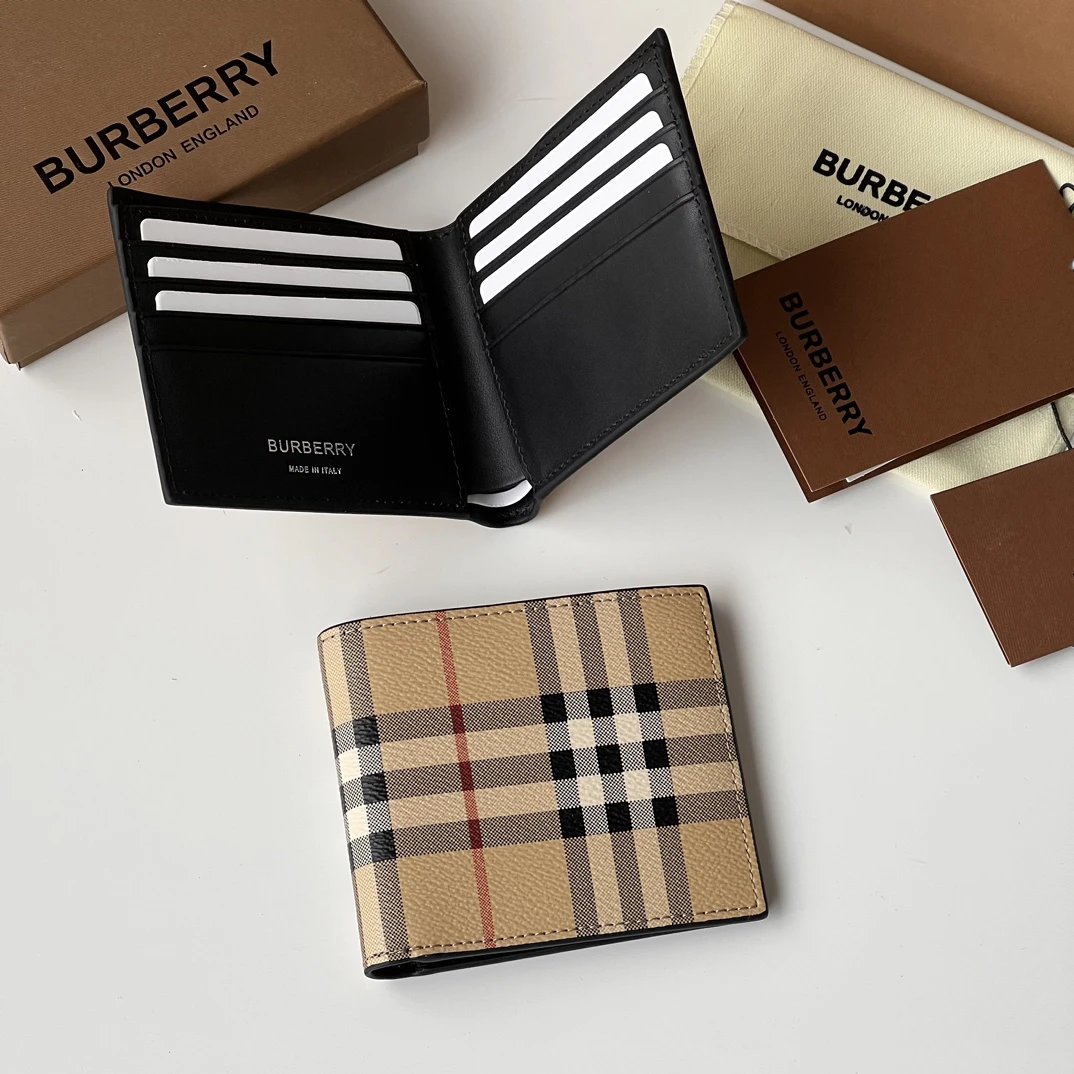 Burberry Wallet with Check Bifold Wallet for Casual Outfits