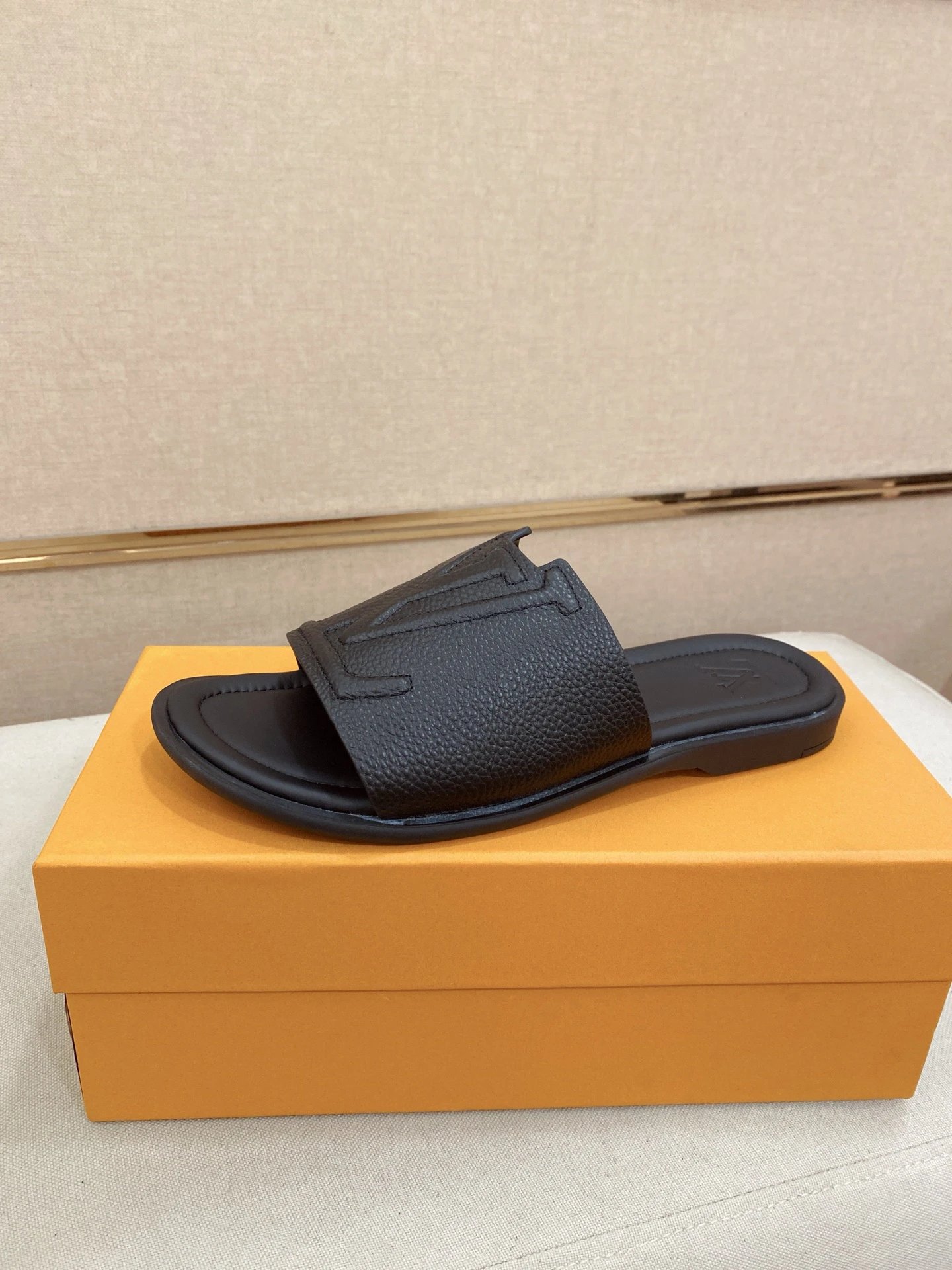 Louis Vuitton Casual Litchi Grain Black Slide Slippers