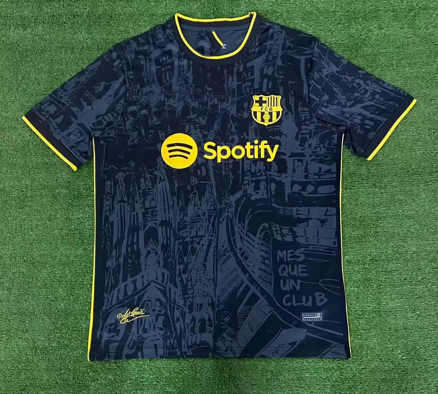 Real Madrid Commemorative-Style Look Dragon Soccer Jersey Campus Look