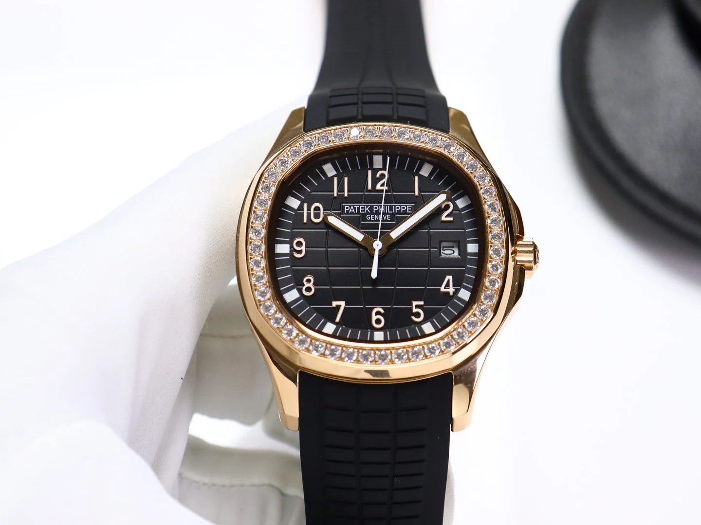 Patek Philippe Watch with Black Dial Rubber Strap Sports for Photo Ready Styling
