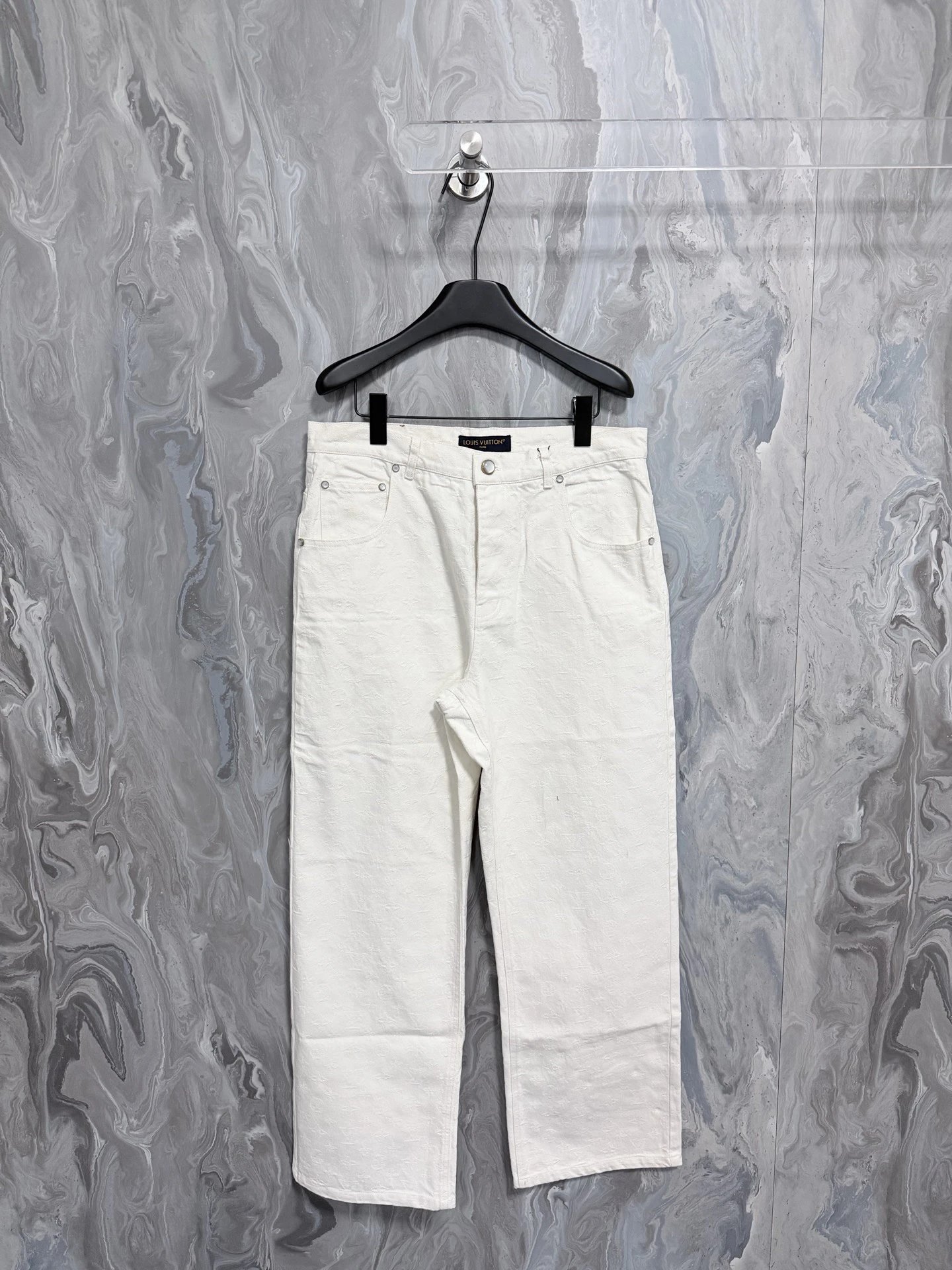 Straight Jeans with clean five-pocket look and relaxed leg - Travel