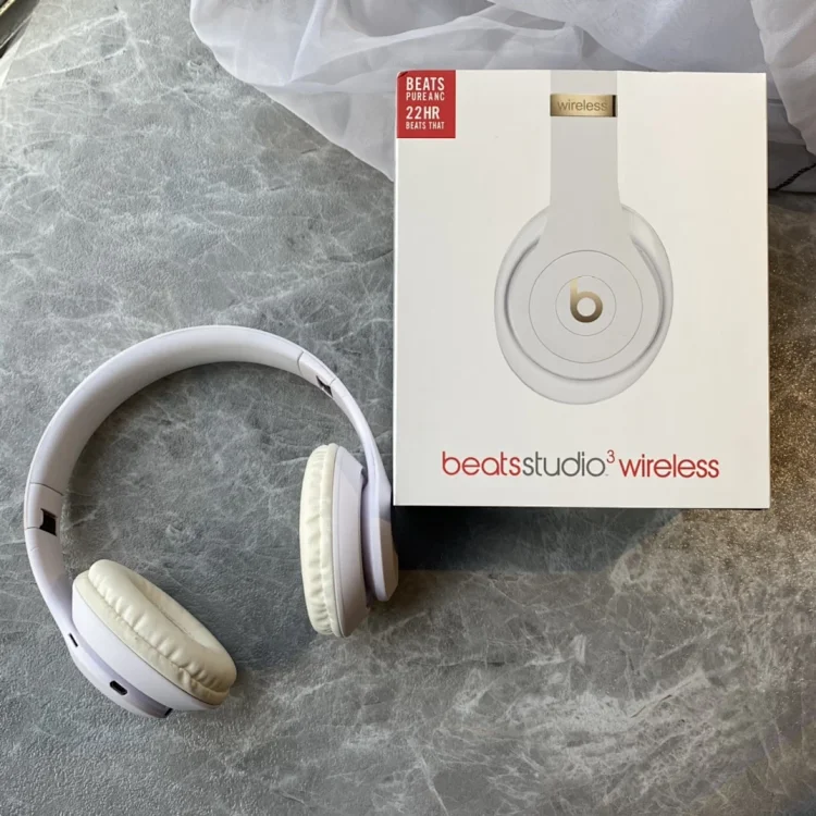 Beats Studio Wireless Headphones in White