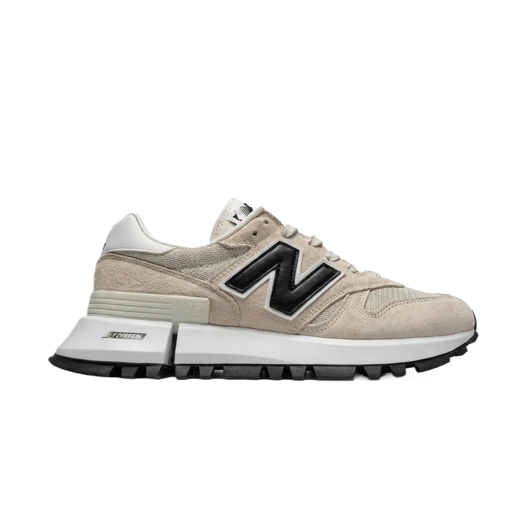 New Balance retro-style off-white sneakers