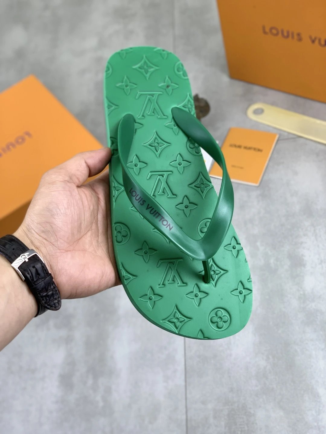 Balenciaga Monogram Trendy Green Flip-Flops