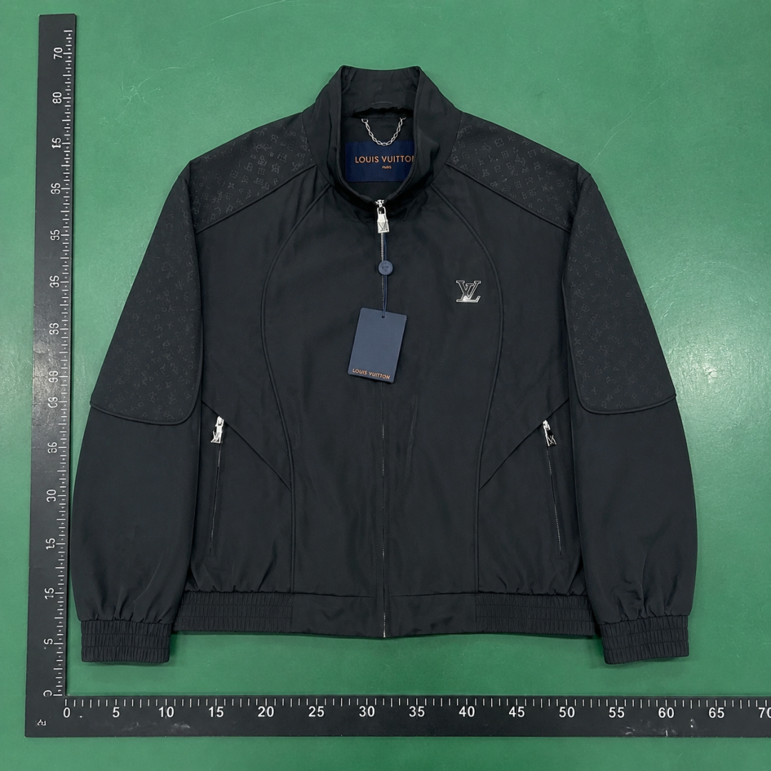 Arc’teryx Black Zip Jacket with Small Zip Jacket for Photo Ready QC photo