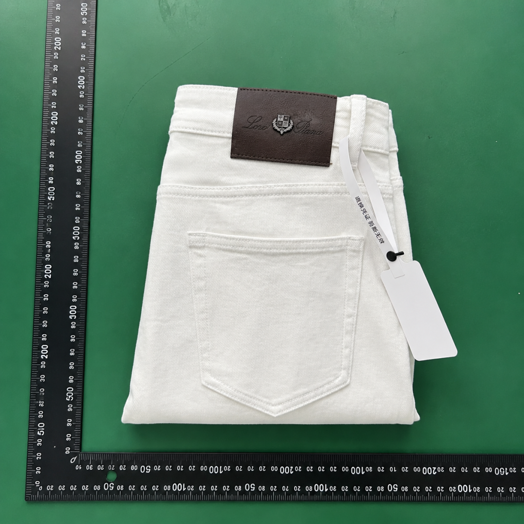 RalphLauren Straight Jeans Travel Edit in White QC photo