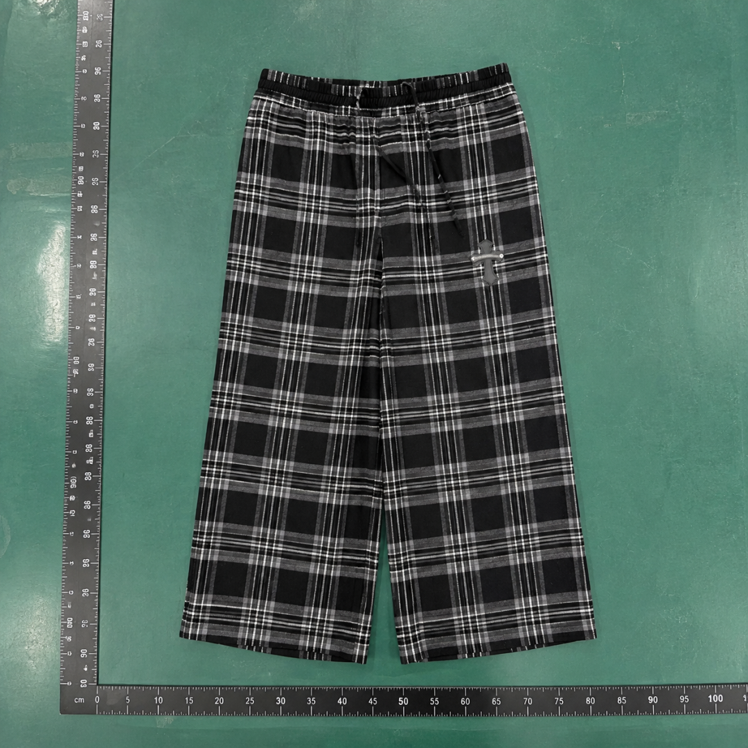 Daily Edit Plaid Wide Trousers in Black And Gray QC photo