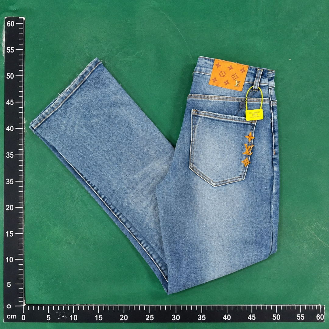 Light Blue Washed Jeans Gift Edit QC photo
