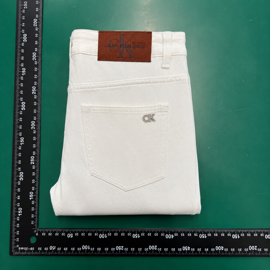 Calvin Klein Logo Jeans Wardrobe Edit in White QC photo