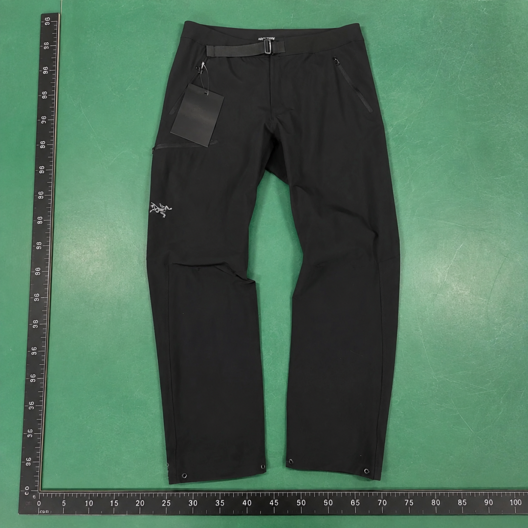 Technical Hiking Pants in Black with discreet logo - Arc'teryx QC photo