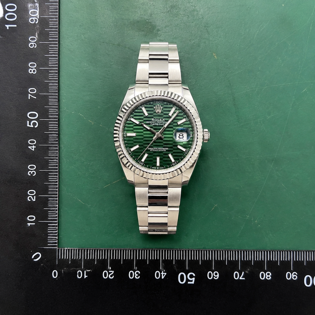 Rolex Datejust Automatic Watch with green fluted-pattern dial and oyster bracelet in Silver And Green QC photo